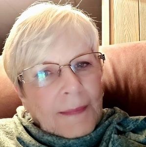 Meet your Posher, Desi